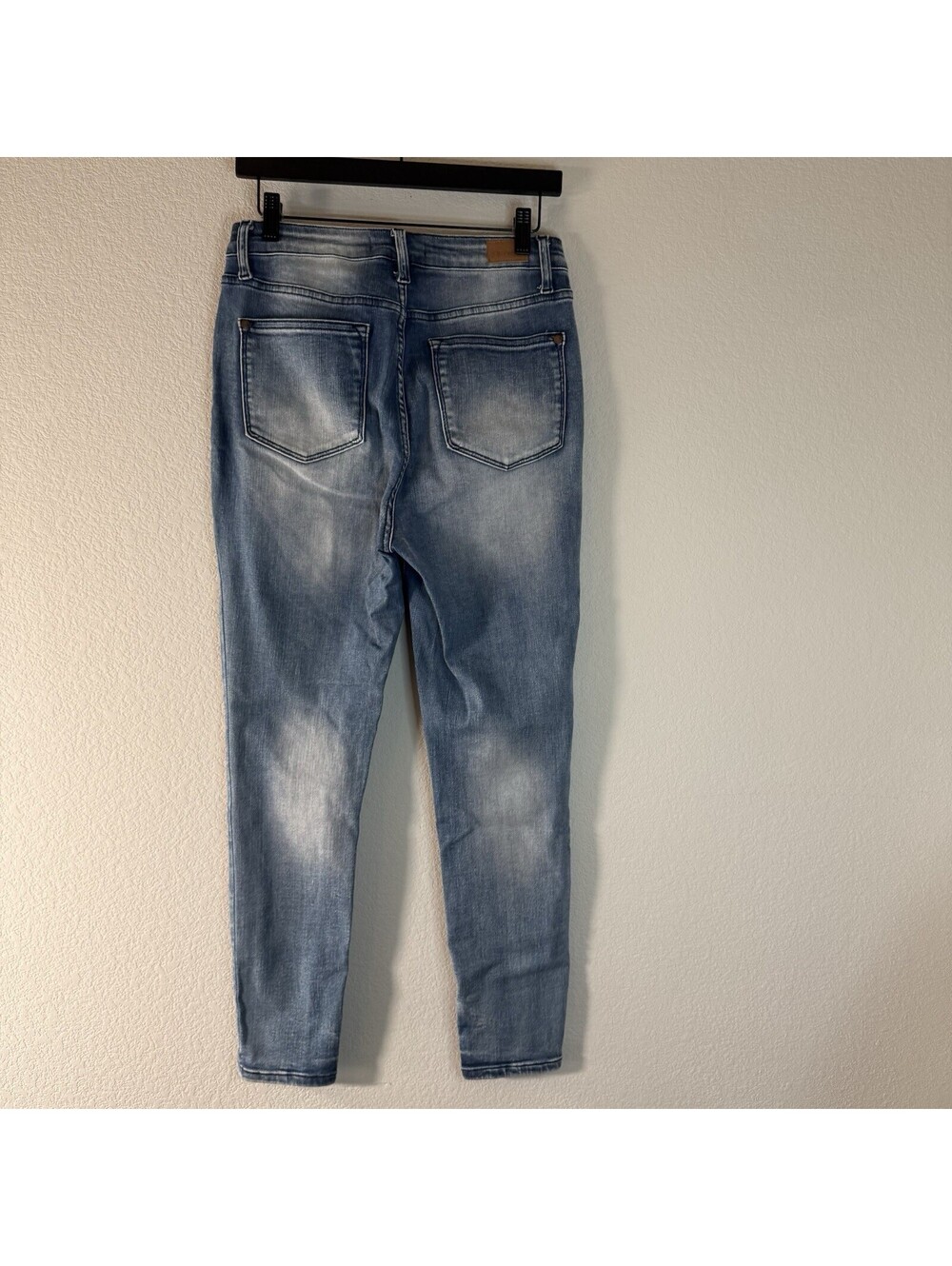 Judy Blue Women’s Skinny Jeans 9/29 High Rise Light Wash Stretch Distressed Look - Picture 3 of 12